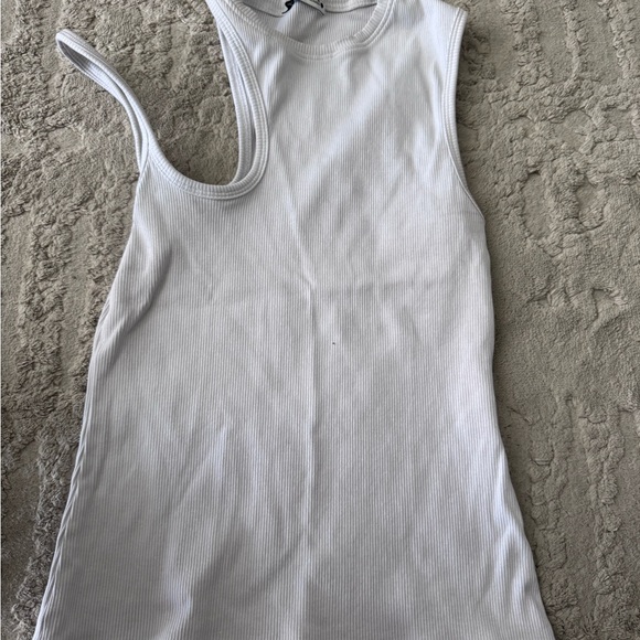 Cut out T-shirt - Picture 1 of 3